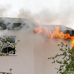 Bamberg: Großbrand in Mehrfamilienhaus
