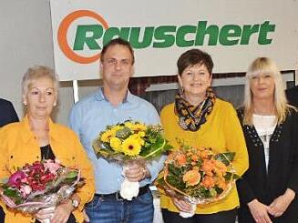 Ehrungen für 25- beziehungsweise 40-jährige Treue (von links) Geschäftsführer Richard Metzler, Sabine Bayer, Marco Müller, Mathilde Stumpf, Simone Büttner (Betriebsratsvorsitzende), Roland Neubauer (Betriebsleiter).  Foto: KarlHeinz Hofmann