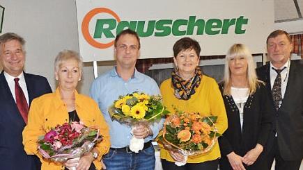 Ehrungen für 25- beziehungsweise 40-jährige Treue (von links) Geschäftsführer Richard Metzler, Sabine Bayer, Marco Müller, Mathilde Stumpf, Simone Büttner (Betriebsratsvorsitzende), Roland Neubauer (Betriebsleiter).  Foto: KarlHeinz Hofmann