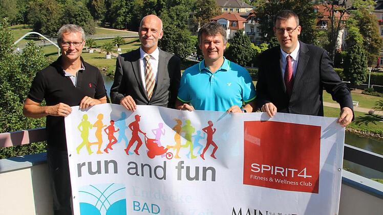 Thomas Lutz (von links, Stadtmarketing), Oberbürgermeister Kay Blankenburg, Cheforganisator Michael Klein (Spirit4 GmbH) und Holger Voigt (Hotel Wyndham Garden) freuen sich auf das Event. Foto: Ronald Heck