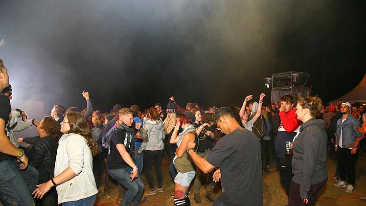 Party im Nirgendwo. Foto: Monika Limmer