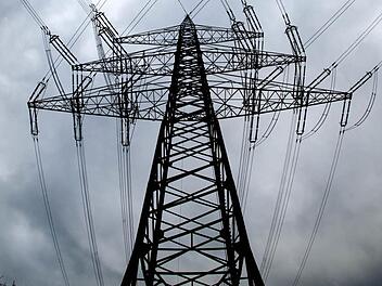 Eine weitreichende Erdverkabelung ist laut Pressemeldung aus dem Landratsamt bei P43 im Landkreis Bad Kissingen schon aus technischen Gründen nicht möglich.   Julian Strenschulte/dpa