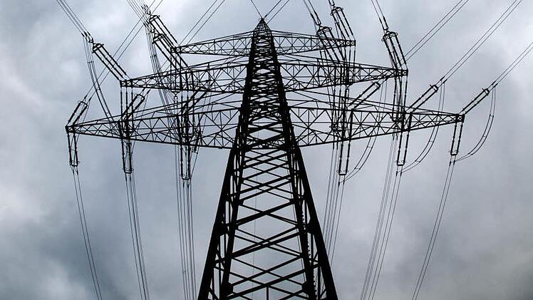 Eine weitreichende Erdverkabelung ist laut Pressemeldung aus dem Landratsamt bei P43 im Landkreis Bad Kissingen schon aus technischen Gründen nicht möglich.   Julian Strenschulte/dpa