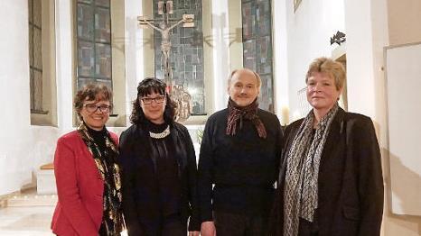 Die Musiker, die auf der Empore der Bürgerspitalkirche konzertierten, kamen nach dem Konzert zu einem Foto zusammen (von links): Barbara Merkl, Christine Nöth, Dieter Blum und Ruth Gerhard.  Foto: Werner Nöth