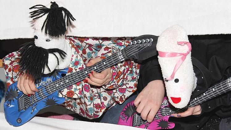 Rockig ging es ab beim Sockentheater der Wülflinger Ministranten.