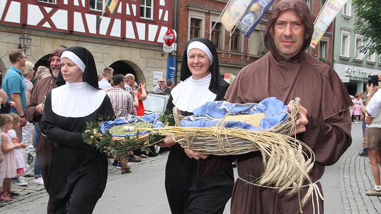 Impressionen vom Festzug der Fanclubs Foto: Sonny Adam