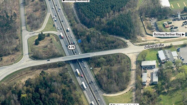 Die Luftaufnahme zeigt die Anschlussstellen zur A 73, die seit der Schießung des US-Standorts gesperrt sind. Die Brücke mit Ein- und Ausfahrten in beide Richtungen steht in der Verlängerung der Zollnerstraße und führt direkt in die ehemaligen Warner Barracks. Foto: Ronald Rinklef