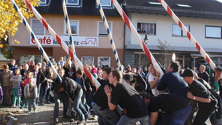 Keine Mühe hatten die Burschen.