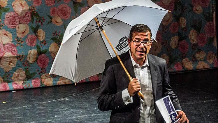 Impressionen vom Nachmittag des Coburger Theaterfestes: Intendant Bodo Busse bei der BegrüßungFoto: Jochen Berger