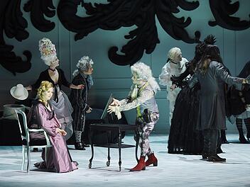 Anno 2019:_"Rosenkavalier" am Staatstheater Saarbrücken in der Neuinszenierung von Jakob Peters-Messer.Foto: Martin Kaufhold