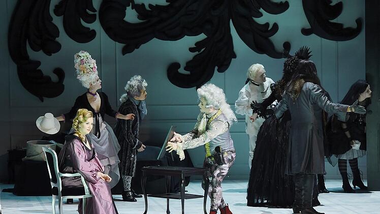 Anno 2019:_"Rosenkavalier" am Staatstheater Saarbrücken in der Neuinszenierung von Jakob Peters-Messer.Foto: Martin Kaufhold