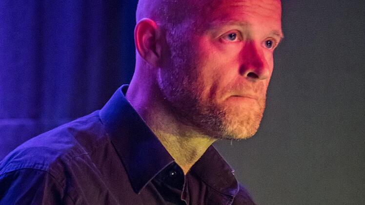 Das Publikum war begeistert: Impressionen von der Coburger Spider Murphy Party" auf dem Schlossplatz. Der Abend im Festzelt war eine Kooperation der Original Prinz Albert Blasmusik (OPA) mit dem Landestheater Coburg.Foto: Jochen Berger