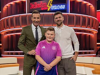 "Klein gegen Groß": Erlanger Luis (11) schlägt Fußball-Star in "richtig fiesem" Spiel