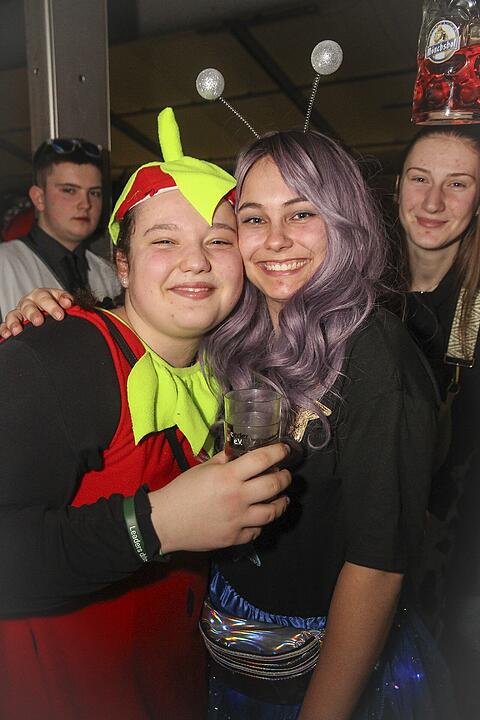 Super Stimmung beim Meeder Zeltfasching 2025!