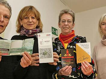 Marlies Fischer, Ute Staufer, Ille Bintig und Ursula Weidig (von links) werden am 8. März über ihre Angebote an Frauen informieren. Auf dem Bild fehlt Heike Steinbach, die Ansprechpartnerin der Polizei. Foto: Barbara Herbst