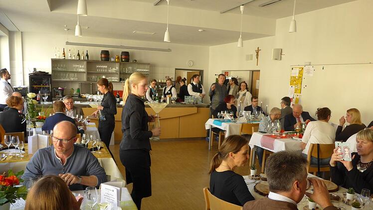 Blick in den Prüfungsraum Restaurant