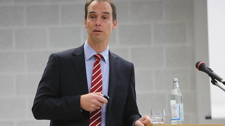 "Suchen und finden im Internet" - darum ging es in der Kinder-Uni-Vorlesung von Andreas Henrich. Foto: Barbara Herbst