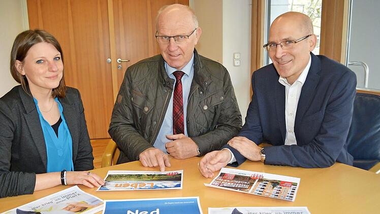 Regionalmanagerin Veronika Jägler (Landratsamt Haßberge), Leader-Koordinator Wolfgang Fuchs (Bad Neustadt) und Wirtschaftsförderer Frank Deubner (Landratsamt Schweinfurt, von links) stellten das Projekt dieser Tage vor. Foto: Landratsamt Schweinfurt/Uta Baumann