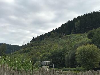 Südlich von Ludwigsstadt soll ein Solarpark entstehen. Doch der Ausschuss für Abfallwirtschaft und Umweltausschuss gab nun die Empfehlung an den Kreisausschuss, diesem  sowie einem ähnlichen Vorhaben in Mitwitz eine Absage zu erteilen.Archiv/Grenn