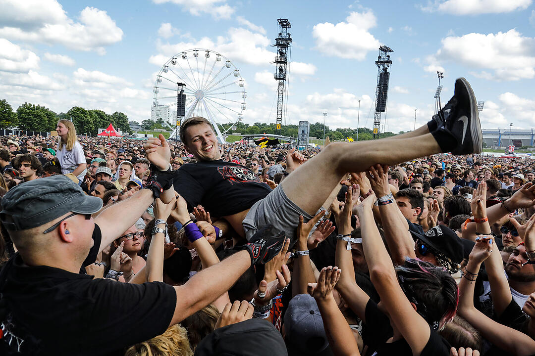Stimmung vor den Stages bei Rock im Park