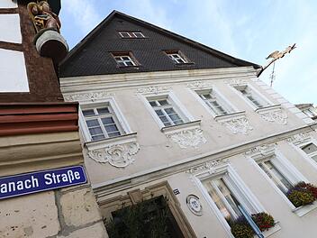 In der Lucas-Cranach-Straße möchten die Verantwortlichen von "Kronach leuchtet" eine Lichtakademie installieren. Eine Sanierung des Gebäudes wird auch aus anderen Gründen positiv gesehen. Foto: Marian Hamacher