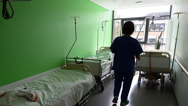 Viele Menschen sterben im Krankenhaus. Die Gründe dafür sind vielfältig. Foto: Patrick Seeger/dpa