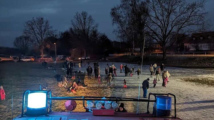 Knetzgau: Feuerwehr Knetzgau nutzt Temperaturen und Hochwasser - "Nachteislauf" erfolgreich