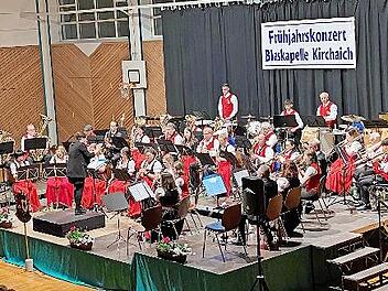 Die Blaskapelle Kirchaich begeisterte zahlreiche Zuhörer bei ihrem Frühjahrskonzert.