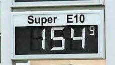 ... und an derselben Tankstelle nachmittags um 16 Uhr. Fotos: Borst