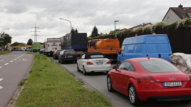 Das Verkehrsnetz in Bamberg war aufgrund des enormen Rückstaus den gesamten Tag über immer wieder überlastet. Foto: Matthias Hoch