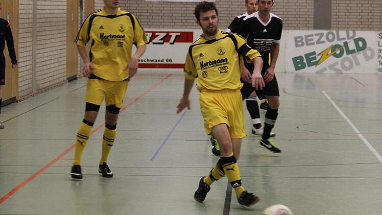 Kapitän Sebastian Schumann (am Ball) und der TSV Gräfenberg waren von der eigenen guten Leistung etwas überrascht.