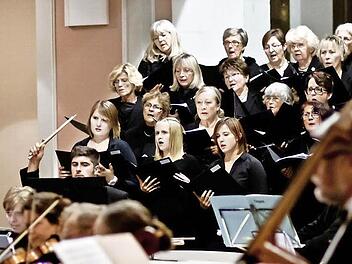 Bei seinem Auftritt in St. Moriz wurde der Konzertchor Coburg vom Dekanatschor Kronach, dem Lehrerchor im BLLV Kronach und dem "Vocalensemble des Gymnasiums Alexandrinum" unterstützt. Fotos: Jochen Berger