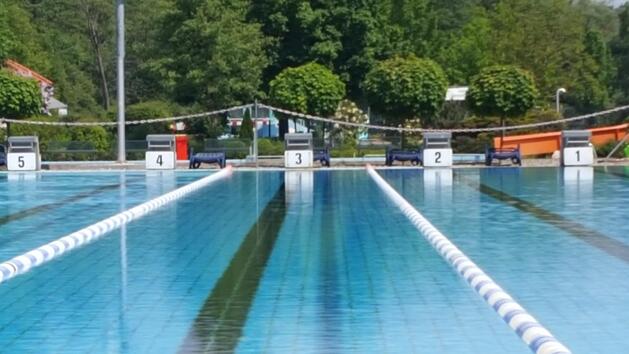 Am Donnerstag wird das Kulmbacher Schwimmbad er&ouml;ffnet. Fotos: Alexander Hartmann