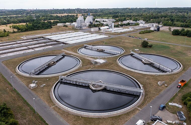 Kläranlagen gehen Chemikalien zur Wasserreinigung aus
