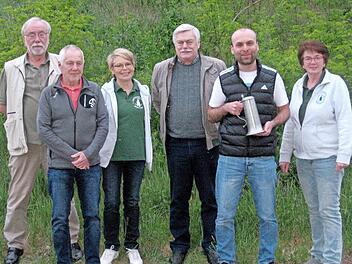 Freuen sich über die Erfolge (v. l.): VL-Schießleiter Hans-Georg Rebhan, Maximilian Hartmann, Elfriede Linz, Herbert Rebhan, Pokalgewinner Jan Wagner, Schützenmeisterin Petra Haderlein.