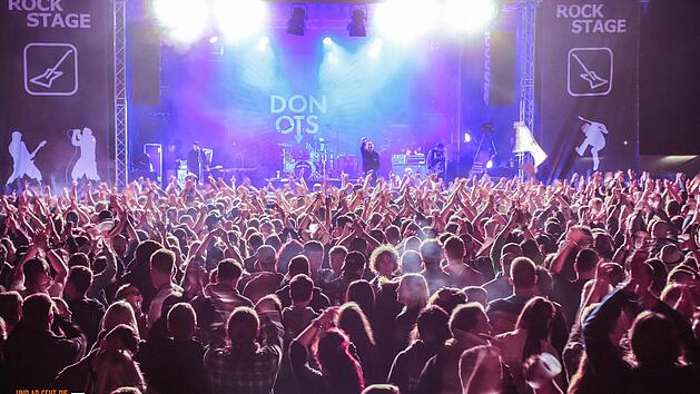 Gro&szlig;e Bands im kleinen Rottershausen sind sein neun Jahren Programm. 2016 gaben sich die "Donots" die Ehre. Foto: Lukas Veth