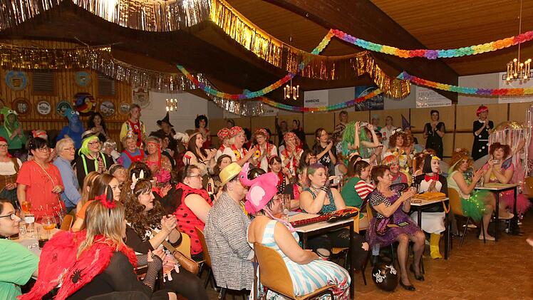 Weiberfasching des TV 48 Coburg in Creidlitz Foto: Michael Stelzner