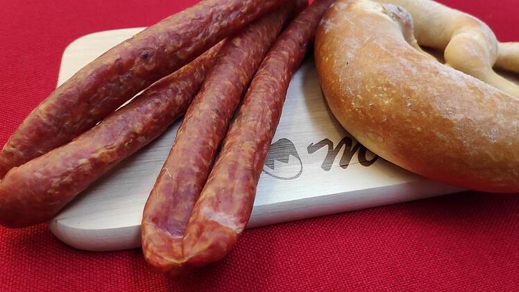 Rückruf: Aktuell ruft eine Metzgerei aus Unterfranken zahlreiche Wurstprodukte zurück. Davon betroffen sind unter anderem "Pfefferbeißer". Foto: Lena Stich