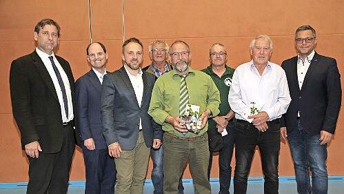 Hermann Ulm, Michael Hofmann, Georg Rothlauf, Martin Amtmann, Bernhard Roppelt, Georg Batz, Konrad Arold und Gerhard Bauer (von links).