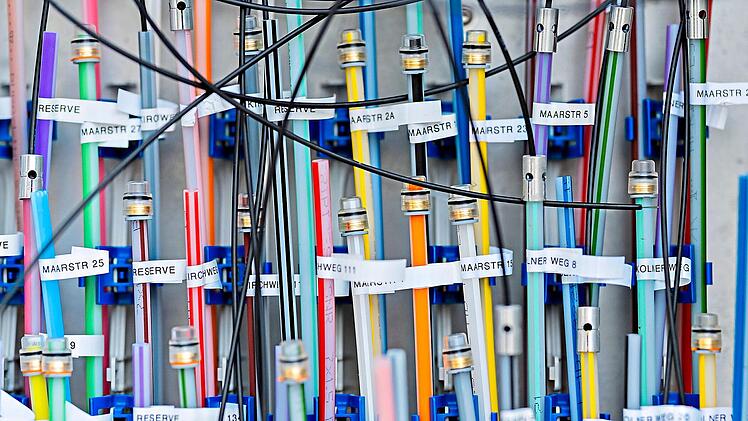 Glasfaseranschluss sorgt f&uuml;r schnelles Internet (Symbolbild).Rolf Vennenbernd/dpa