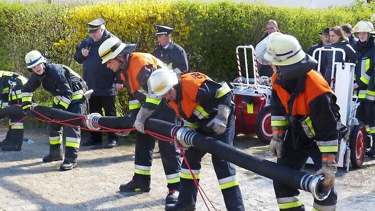 Eindrücke von der Leistungsprüfung der Feuerwehrkameraden aus Heiligenstadt Foto: Carmen Schwind