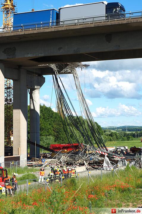 Tödliches Unglück an A7 bei Werneck: Brücke stürzt ein