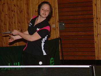 Beim knappen 8:6-Auswärtssieg des TSV Steinberg II glänzte Carolin Rehm mit dem Gewinn ihrer drei absolvierten Einzel.  Foto: Hans Franz