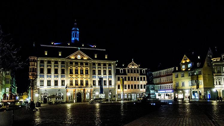 Für den Marktplatz wurde bereits ein professionelles Beleuchtungskonzept erstellt, in den Gassen und Straßen ringsum fehlt das noch.CT-Archiv/Jochen Berger