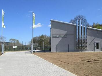 Das Heizhaus in Marktschorgast beliefert 93 Netzanschlüsse mit Nahwärme. Foto: Naturstrom AG