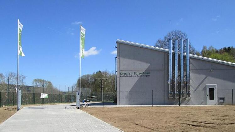 Das Heizhaus in Marktschorgast beliefert 93 Netzanschlüsse mit Nahwärme. Foto: Naturstrom AG