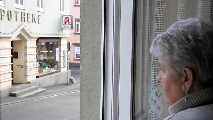 Anwohnerin Helga Haydu hat das Verkehrschaos oft genug vor der Haustür. Sie hofft, dass es nun besser wird.