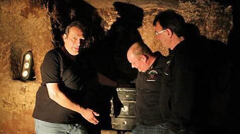 Bernd Guthruf, Klaus Bessler und Jürgen Aurich (von links) können nicht erwarten, bis das Fass am 6. Januar angezapft wird. Foto: S. Martin