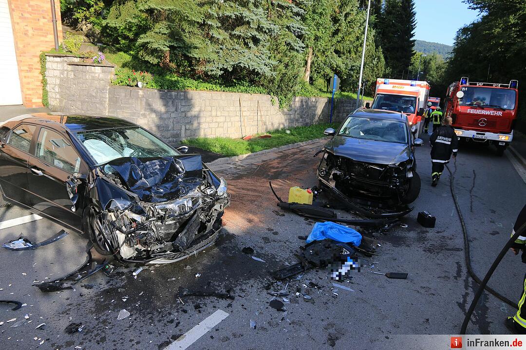 Auto übersehen: Zwei Verletzte bei Unfall in Ebermannstadt