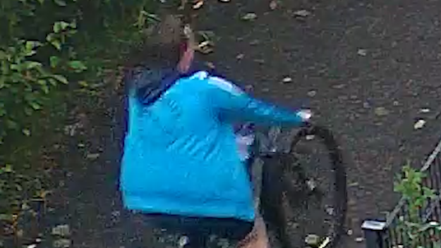 Das neue hochauflösende Video soll den flüchtenden Täter zeigen.